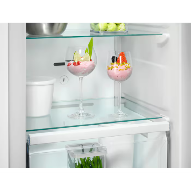 Arca Congeladora Vertical de Encastre AEG TB7NA181ES 212L Branco