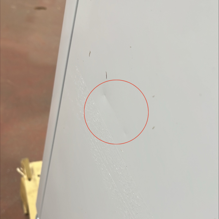 Arca Congeladora Vertical Balay 3GFE563WE 242L - Novo/Ligeiro Dano