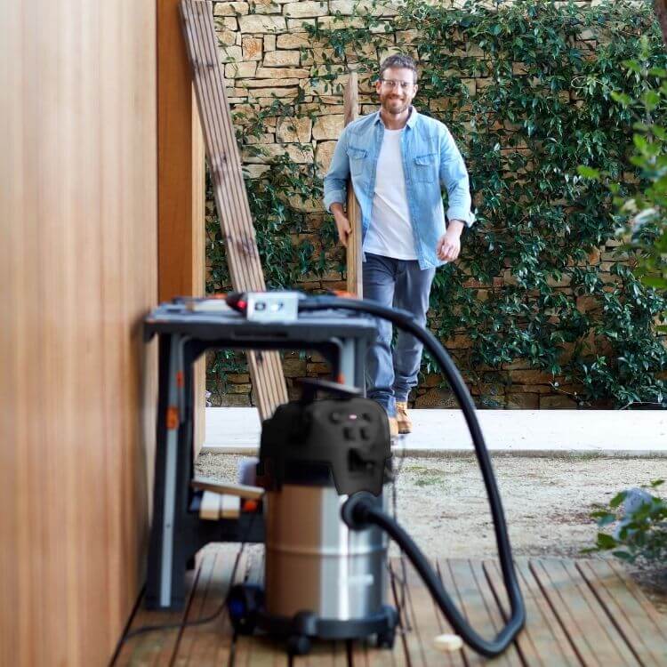 Aspirador Sólidos/Líquidos Nilfisk Trineo Multi II Wet & Dry 1400W 30L
