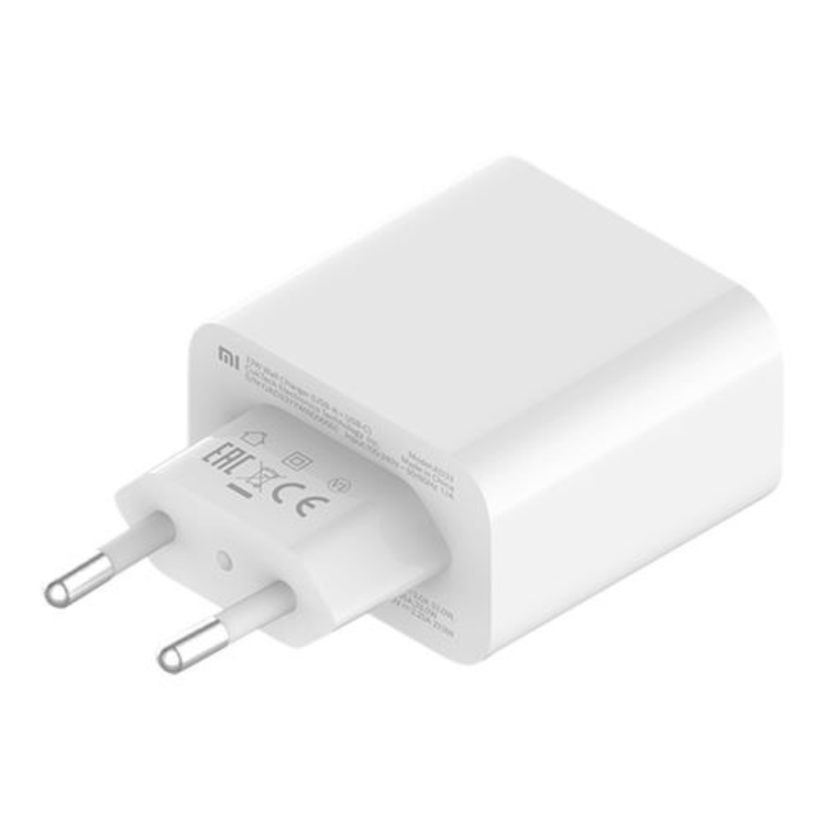 Carregador Xiaomi Mi 33W USB-A branco com cabo USB-C incluído.