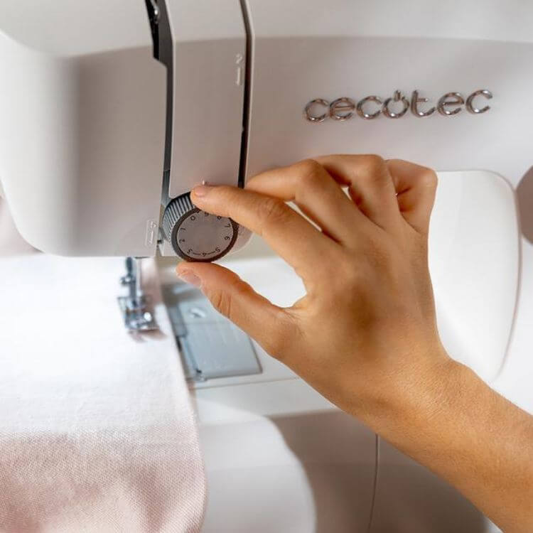 Máquina de Costura Cecotec BelleCouture 1500