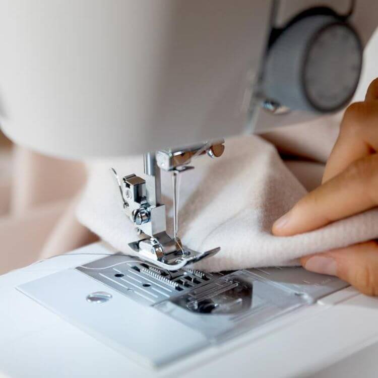 Máquina de Costura Cecotec BelleCouture 1500