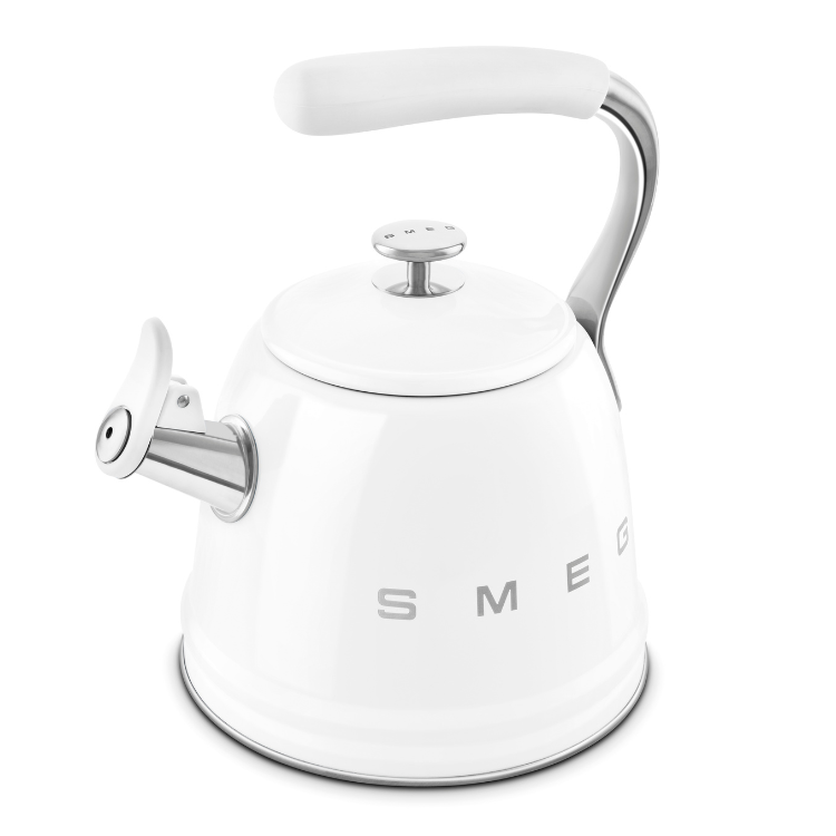 White Smeg kettle, 2.3L, shiny finish, silver accents and handle.