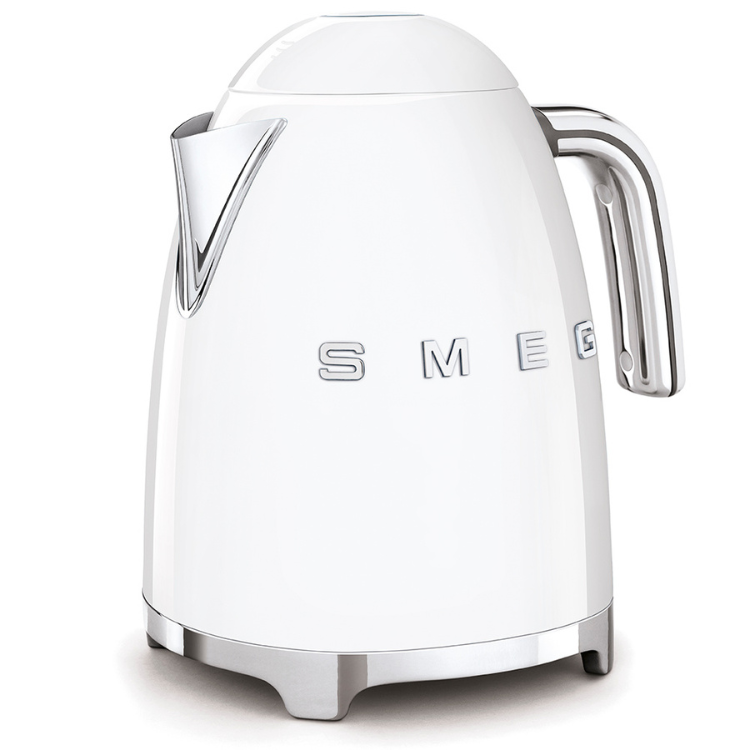 White Smeg electric kettle with silver accents and handle, 1.7L, Anni 50 design.