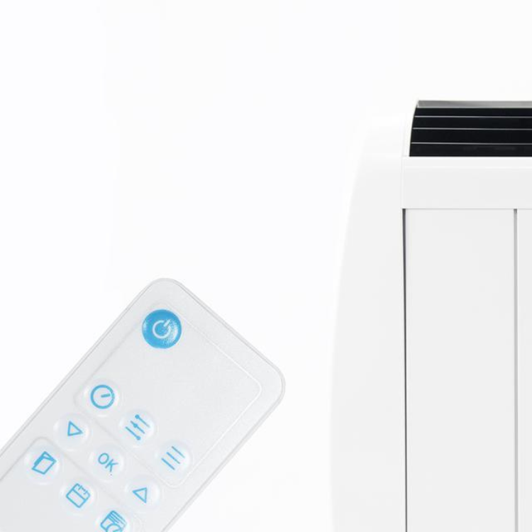 Cecotec Ready Warm 1800 Thermal Connected heater with remote control, white color, 1200W.