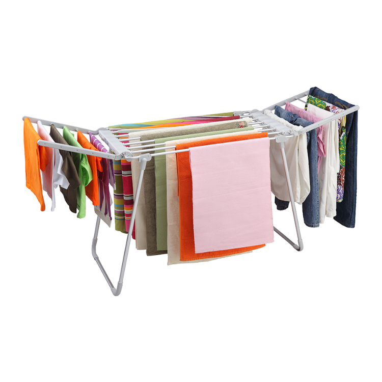 Estendal de Roupa Elétrico Jocel com várias peças de roupa coloridas penduradas.