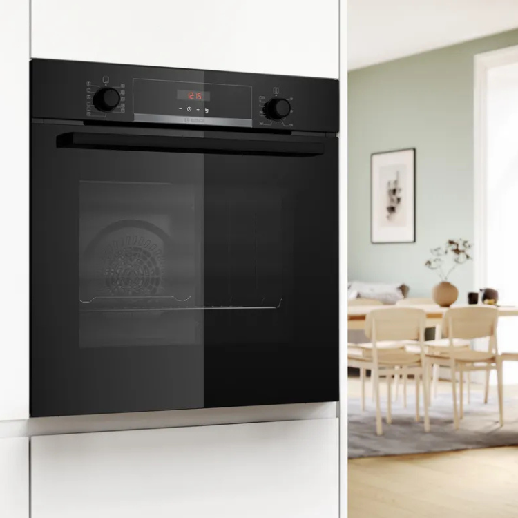 Forno Hidrolítico/Pirolítico de Encastre Bosch Serie 4 HBA574BB3 preto com painel digital e 2 comandos rotativos.