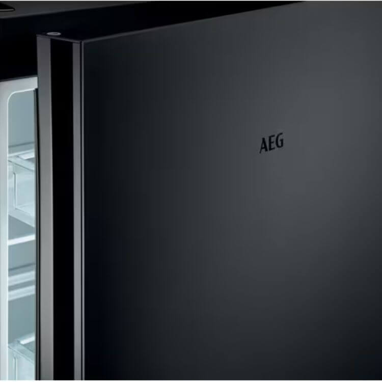 Frigorífico Combinado AEG ORC8M361DT 366L