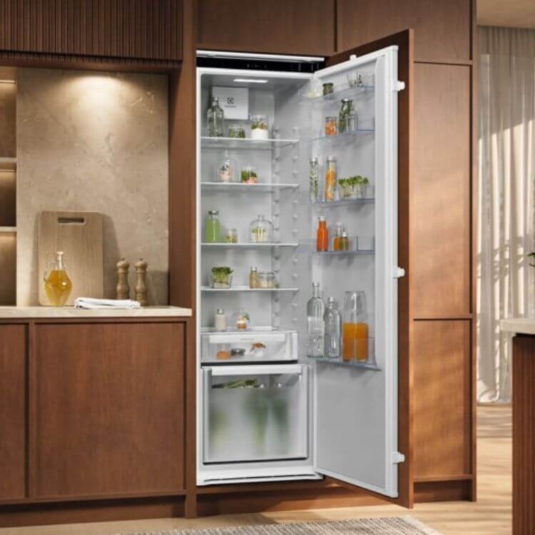 Frigorífico Sem Congelador de Encastre Electrolux ERD6DE18S1 310L