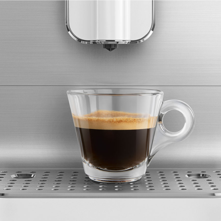 Máquina de Café Smeg Automática BCC11 Branco