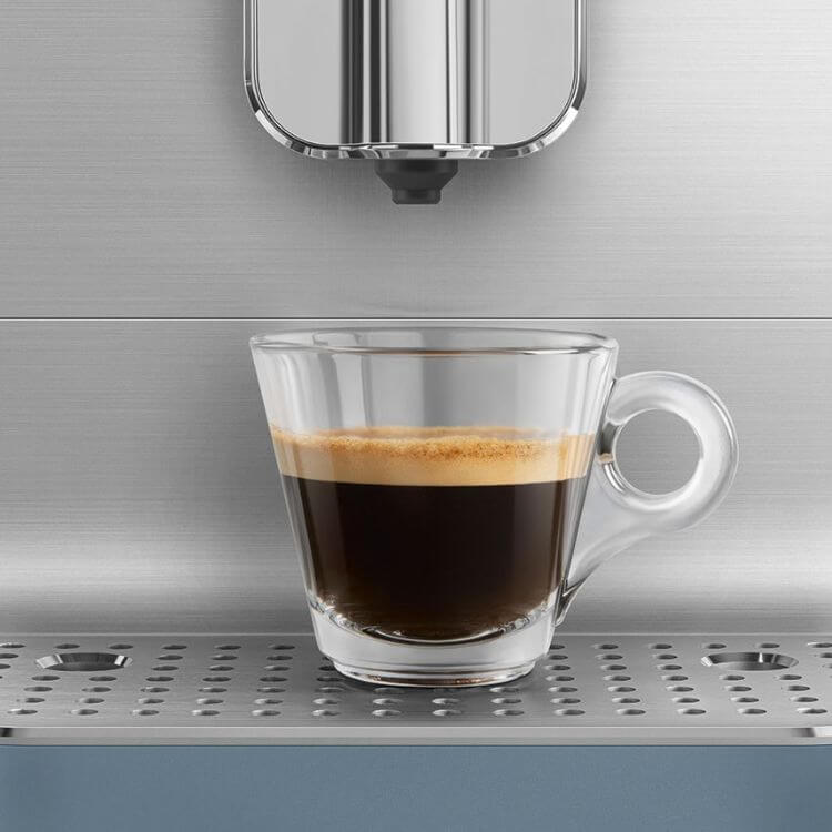 Máquina de Café Smeg Automática Collezione c/ Cappuccinador Azul