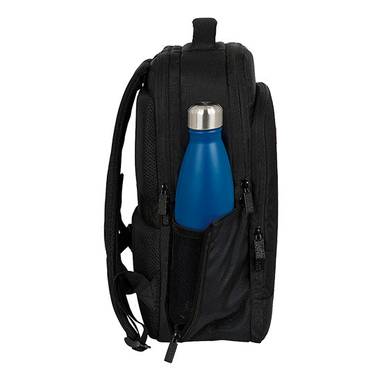 Mochila escolar preta Marvel Capitão América com garrafa de água azul na bolsa lateral.