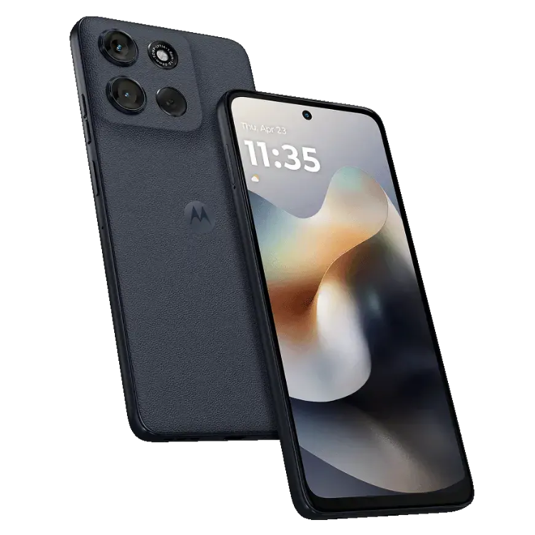 Smartphone Motorola G56 5G preto, com três câmeras na parte traseira e ecrã ligado mostrando o relógio.