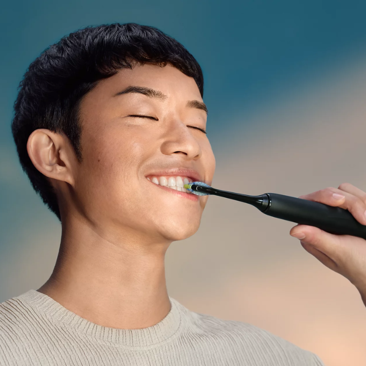 Escova de Dentes Elétrica Philips Sonicare DiamondClean 9000