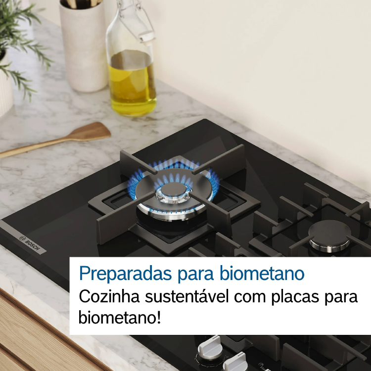 Placa de gás Bosch Serie 6, 4 zonas, 60cm, preta, com queimador aceso.