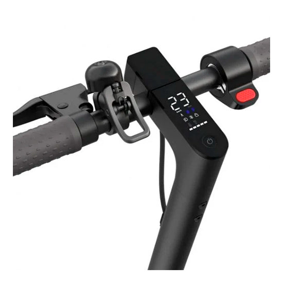 Trotinete elétrica Xiaomi Mi Electric Scooter Pro 2 preta, detalhes do guidão com display e botão de aceleração.